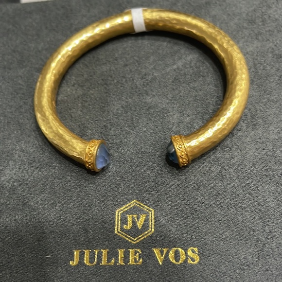 JULIE VOS CATALINA DEMI HINGE CUFF LIGHT BLUE CRYSTALS 24K GOLD - Picture 4 of 6